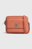 CALVIN KLEIN RE-LOCK CAMERA BAG W/FLAP Omuz Çantası
